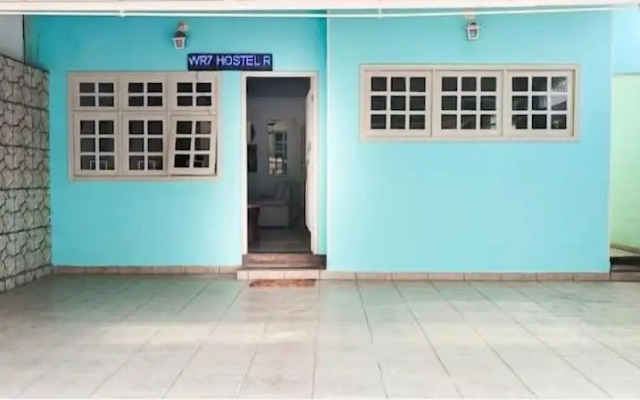 WR7 Hostel