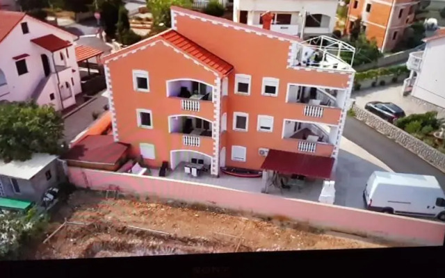 Apartments Vugica Šilo