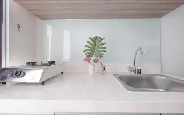 Cozy Living 2Br Apartment At Vittoria Residence