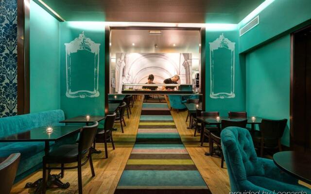 Lx Boutique Hotel