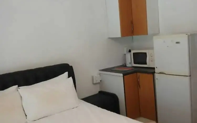 Oaktree Guest House