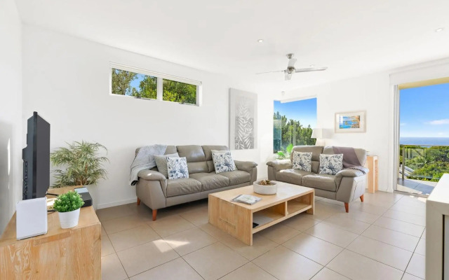 3 Alpha on Elanda Stunning Ocean View Apartment