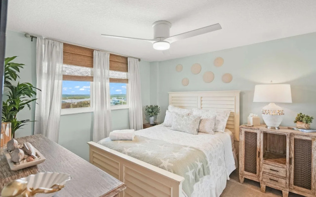 Vast Oceanfront Views Pool Patio Tennis