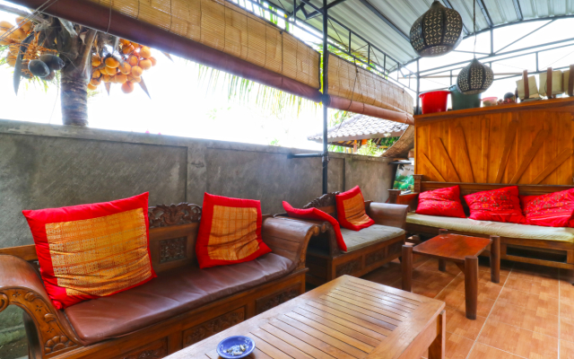 Puji Bungalow & Hostel