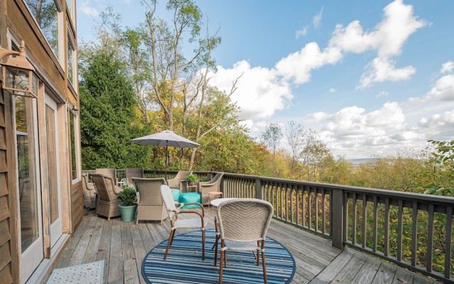 The Quarterdeck by Taylor Made Deep Creek