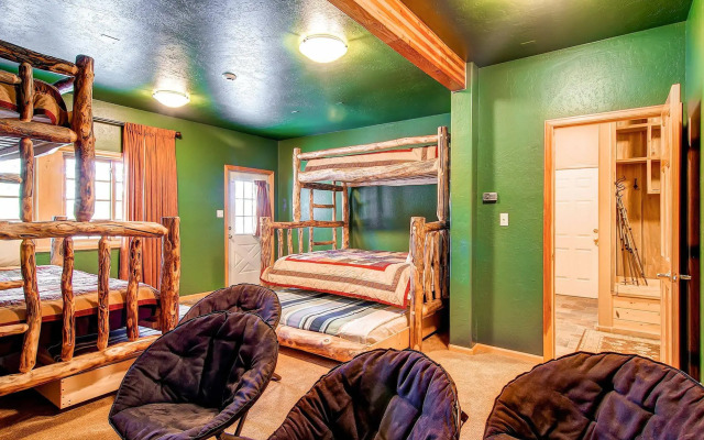 Snowshoe Retreat Boreas Pass by Pinnacle Lodging