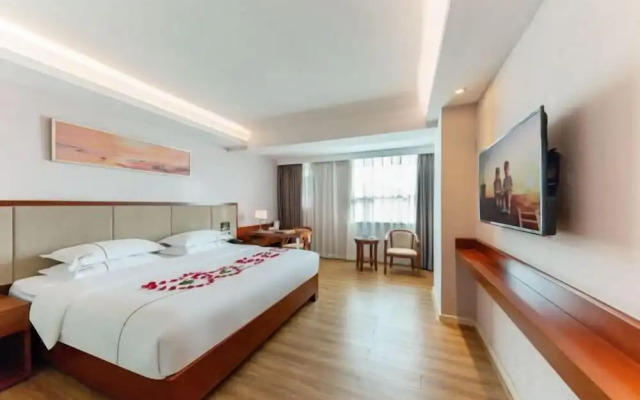 The King Lycra Hotel