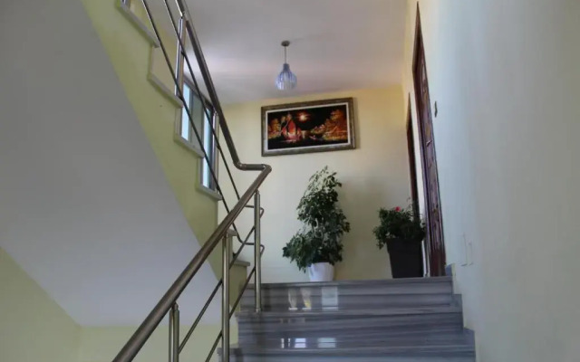 Esmeralda Hotel & Restaurant