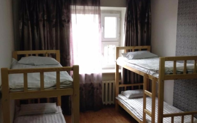 Blue Marmot Hostel&Tours