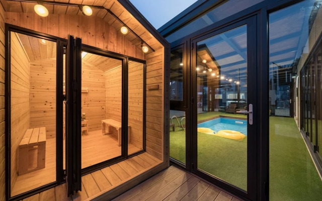 Yeongheungdo Stay Noc Pool Villa