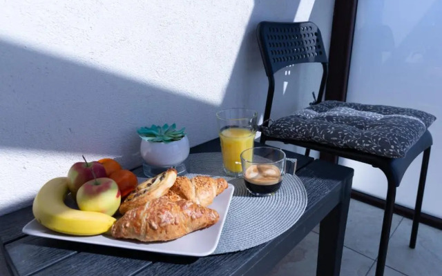 La Piazza Hotel