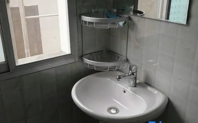 Yuerong Villa – Bathroom – Shennongjia