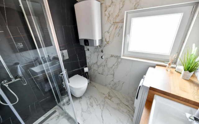 Modern holiday apartment "Libra" with swimming pool