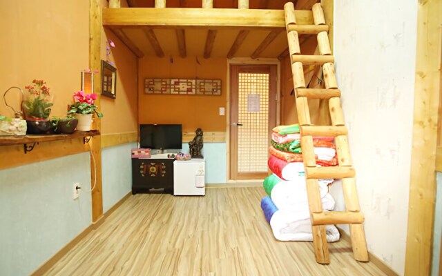 Jeonju Gangryeongjeon Guesthouse