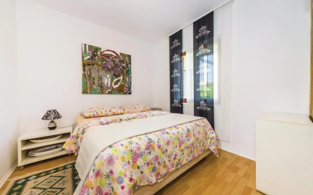 Nice Home in Ljubac with WiFi, 6 Bedrooms & Hot Tub