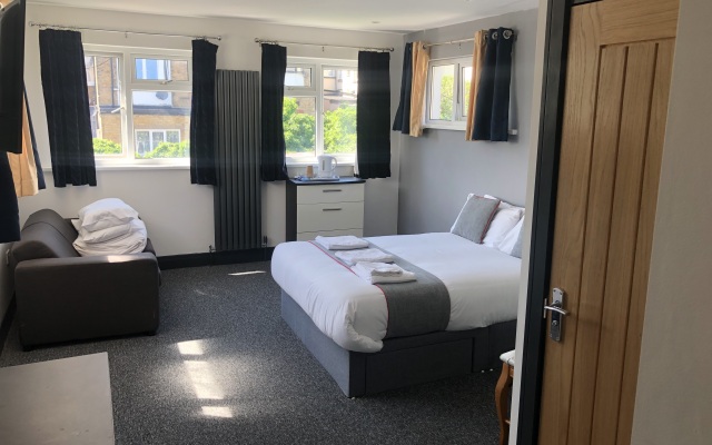 Devine Beach Hotel, Westcliff Southend-On-Sea