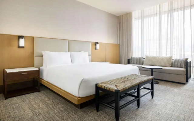 Hotel Santiago, Curio Collection by Hilton