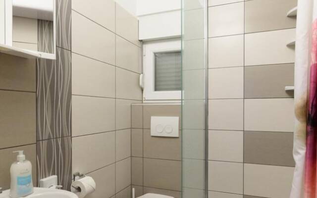 Studio Apartment With Balcony Near Beach Apartmani Orhideja