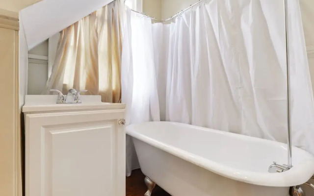 4 Bedroom 5 beds - 2030
