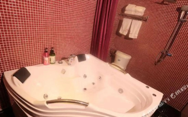 Beijing Vodran Lovers Hotel