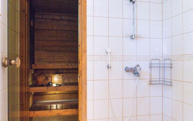 Hot pool cottage iitu