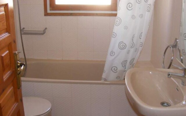 106313 - Apartment in Llança