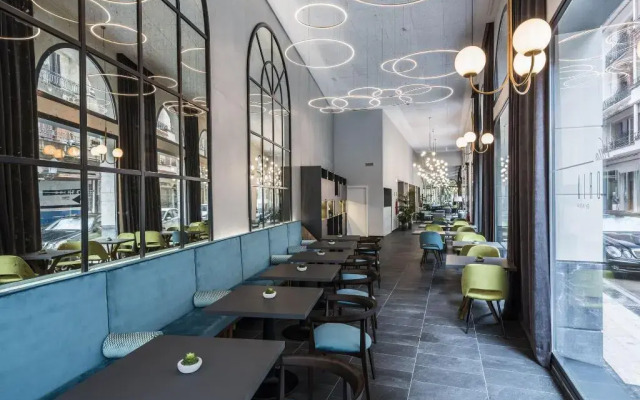 Intelier Victoria Hotel