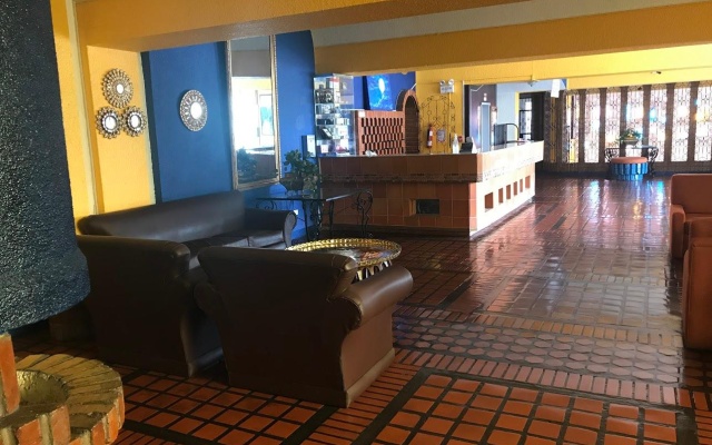 Savoy Inn