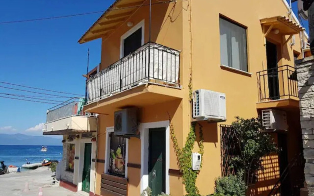 Old Harbour Apartments by CorfuEscapes