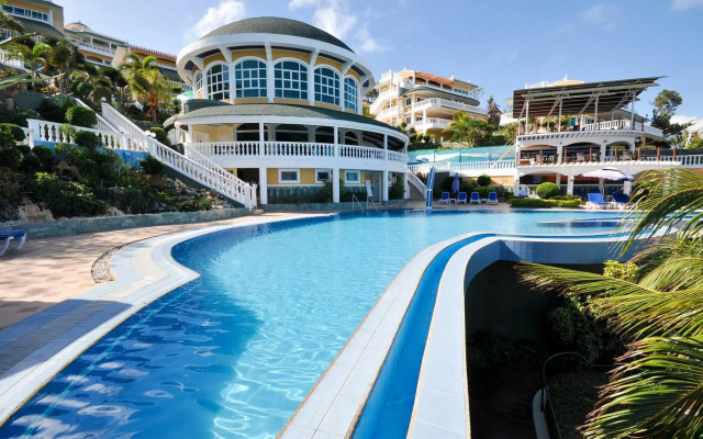Monaco Suites de Boracay Hotel