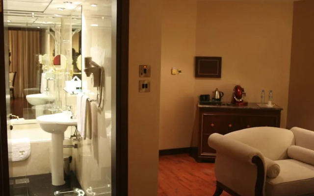 Trianon Royal Hotel