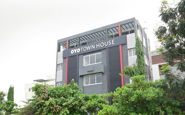 OYO Townhouse 106 Airport Road