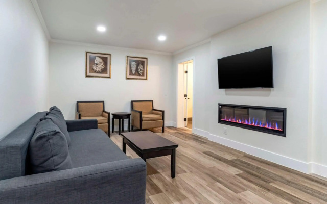 Best Western Carmel's Town House Lodge