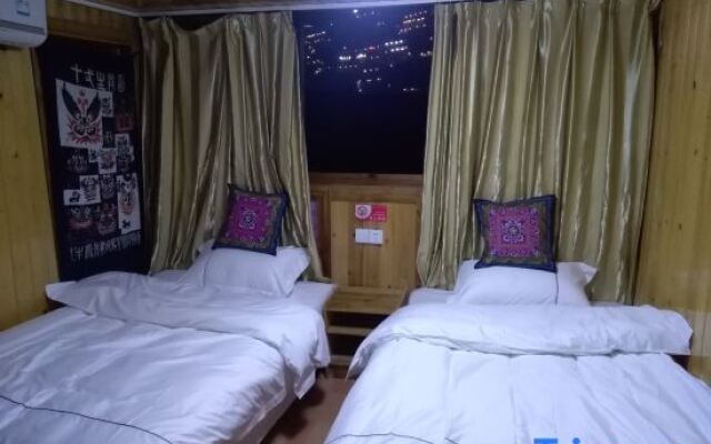 Xijiang Qianhu Miaozhai Maicheng Inn