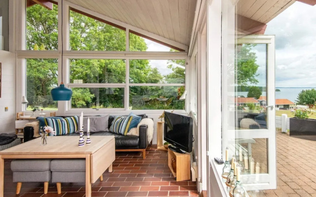 6 Person Holiday Home in Aabenraa-by Traum