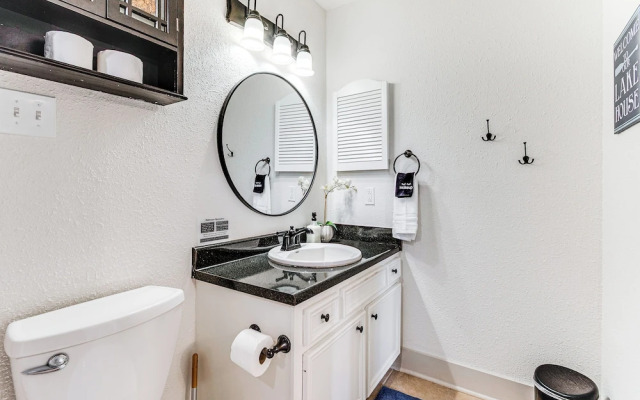 Paddleboards, Life Vests: Lake Conroe Getaway!