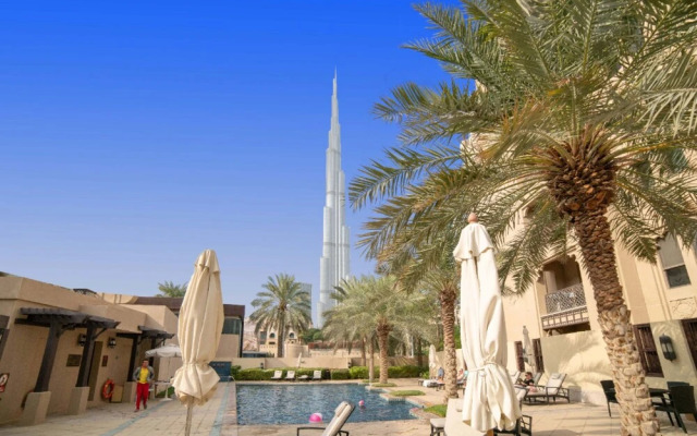 Elegant Escape of Downtown