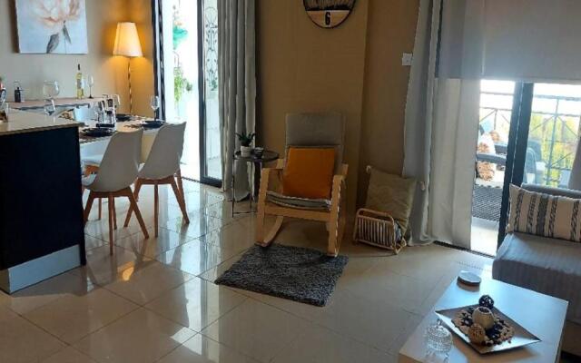 Paramount Gardens Resorts C202