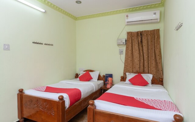 OYO 15663 Sri Karuna Residency