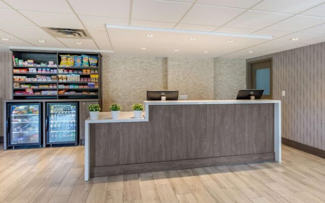 Comfort Suites Downtown