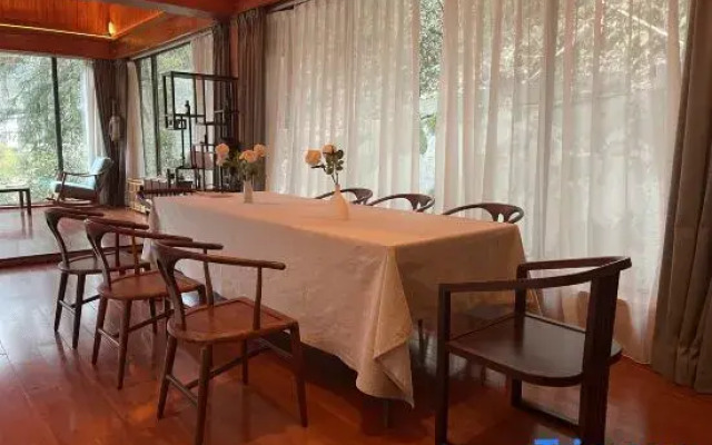 Phoenix Xueqingji Humanity Banshan Homestay (Phoenix Ancient City Branch)