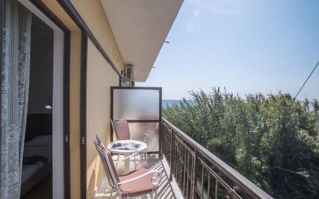 Ananias Hotel