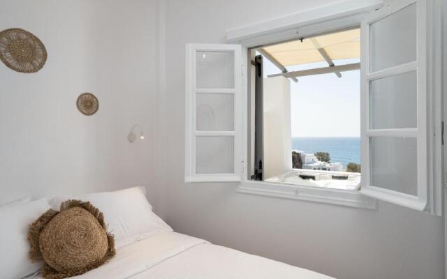 Red Beach Harmony suites Modestos