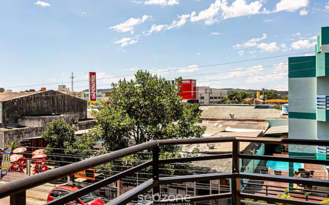 Apto com churrasqueira a 750m da praia BOU201