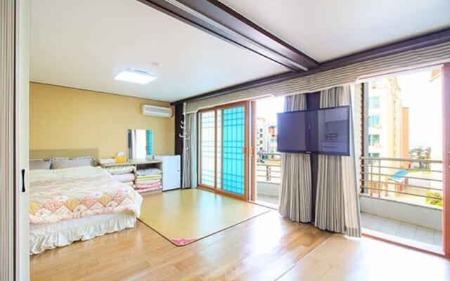 Yangyanghaemajigil Condominium