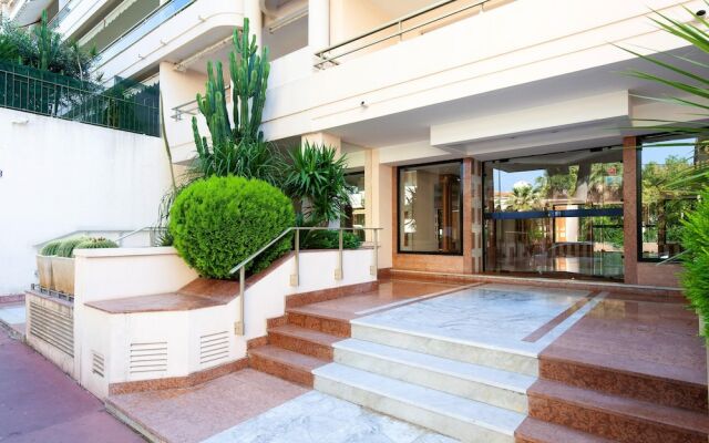 Studio In Cannes With Wonderful City View Terrace And Wifi 50 M From The Beach