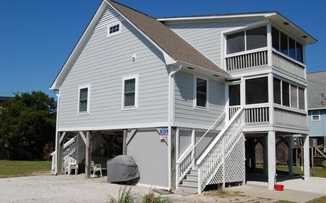 Beach Breezes - 4 Br Home