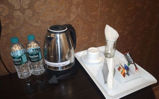 Golden Palm Suites