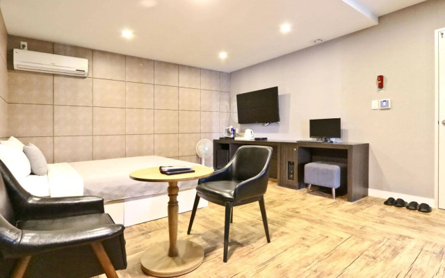 Home Hotel