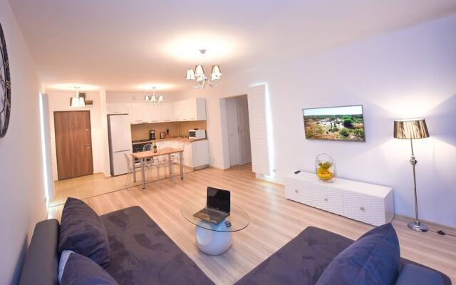 Privilege Apartment - Cismigiu Gardens